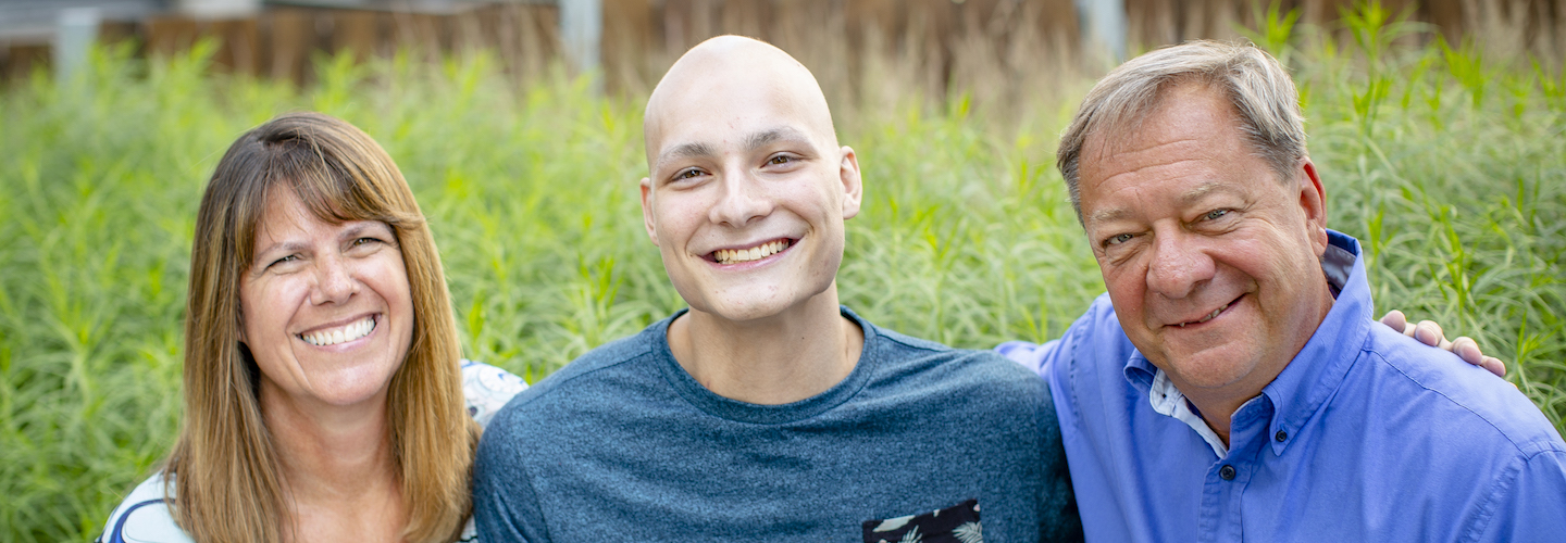 整个家庭支持年轻人对抗霍奇金淋巴瘤